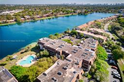Picture of 671 NE 195Th St # 329E, Miami, FL 33179