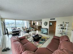 Picture of 2751 S Ocean Dr # 708S, Hollywood, FL 33019