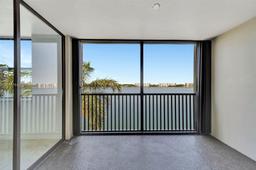 Picture of 117 Lake Emerald Dr # 408, Oakland Park, FL 33309