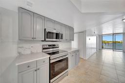 Picture of 117 Lake Emerald Dr # 408, Oakland Park, FL 33309