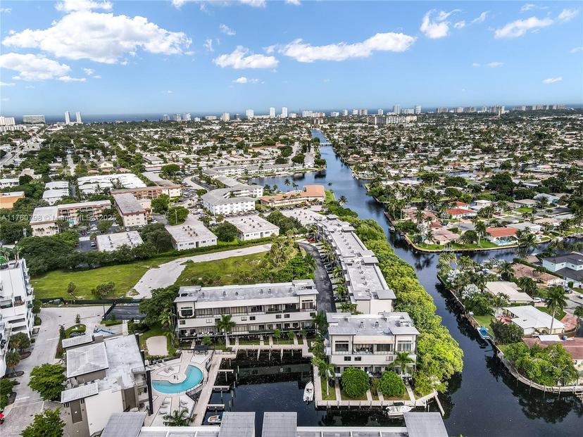 Picture of 466 SE 1St Cir, Pompano Beach FL 33060