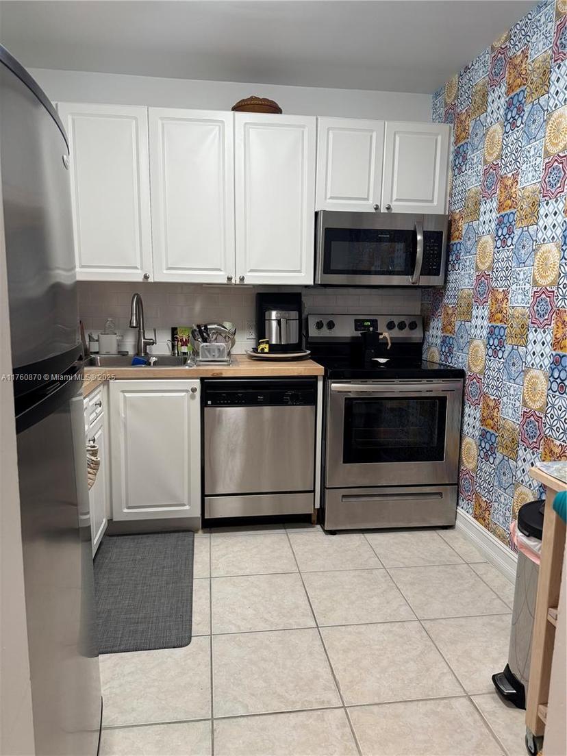 Picture of 1455 N Treasure Dr # 3C, North Bay Village FL 33141
