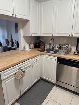 Picture of 1455 N Treasure Dr # 3C, North Bay Village, FL 33141
