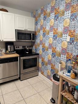 Picture of 1455 N Treasure Dr # 3C, North Bay Village, FL 33141