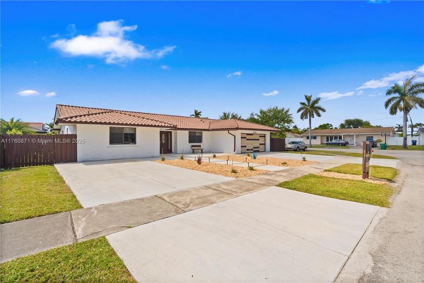 Picture of 2010 NE 208Th St, Miami FL 33179