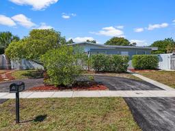 Picture of 3911 SW 60Th Ave, Davie, FL 33314