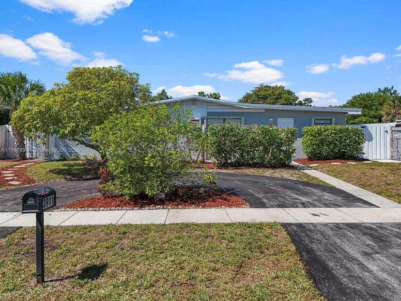 Picture of 3911 SW 60Th Ave, Davie FL 33314