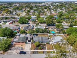 Picture of 3911 SW 60Th Ave, Davie, FL 33314