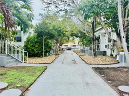 Picture of 8335 Crespi Blvd # 3, Miami Beach, FL 33141