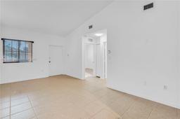 Picture of 2930 SE 12Th Rd # 31, Homestead, FL 33035