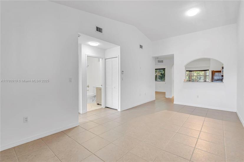 Picture of 2930 SE 12Th Rd # 31, Homestead FL 33035
