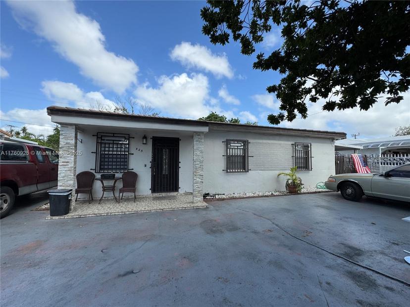 Picture of 825 E 9Th Ln, Hialeah FL 33010