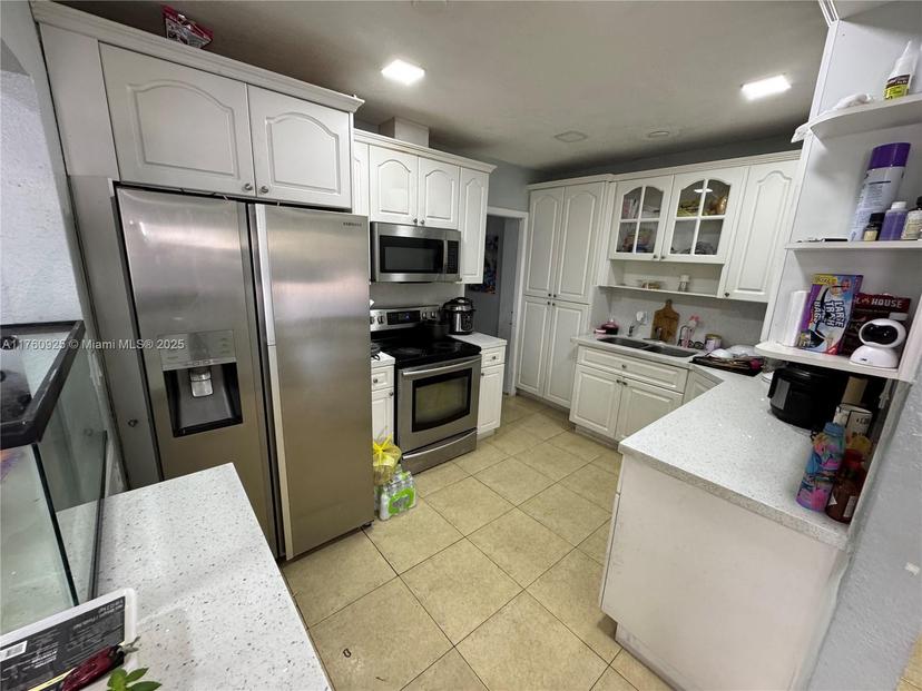 Picture of 825 E 9Th Ln, Hialeah FL 33010