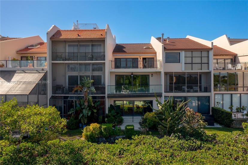 Picture of 6008 Paradise Point Dr # 6008, Palmetto Bay FL 33157