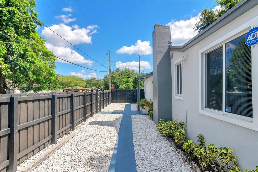 Picture of 9398 NW 4Th Ave, Miami FL 33150