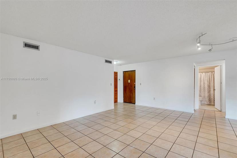 Picture of 8800 SW 123 Ct # J204, Miami FL 33186
