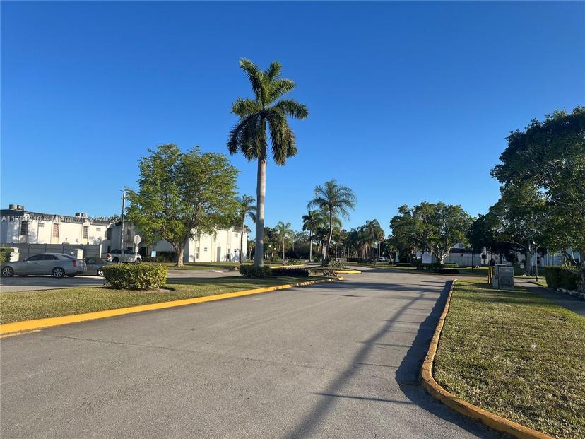 Picture of 7215 SW 94Th Pl # H7, Miami FL 33173