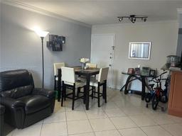 Picture of 7215 SW 94Th Pl # H7, Miami, FL 33173
