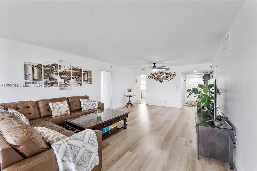 Picture of 804 Cypress Grove Ln # 308, Pompano Beach FL 33069