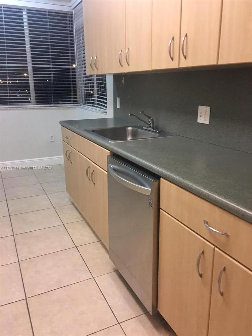 Picture of 2550 SW 27Th Ave # 304, Miami FL 33133