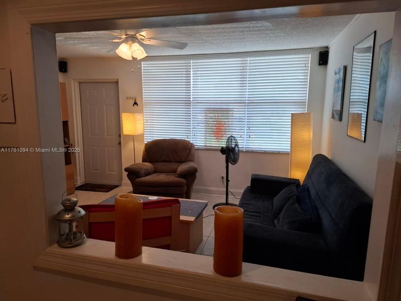 Picture of 9081 Sunrise Lakes # 105, Sunrise FL 33322
