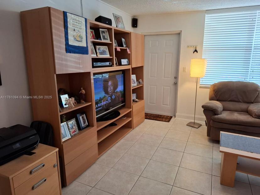 Picture of 9081 Sunrise Lakes # 105, Sunrise FL 33322