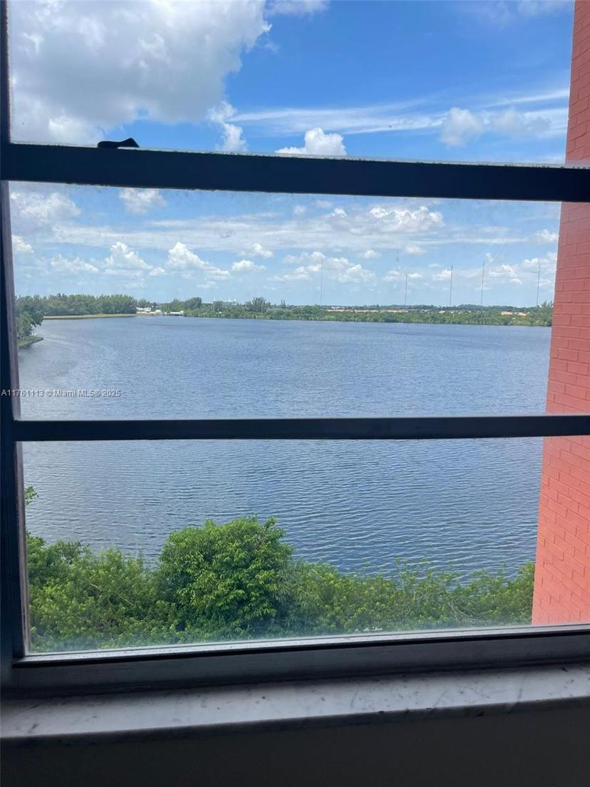 Picture of 1301 NE Miami Gardens Dr # 626W, Miami FL 33179