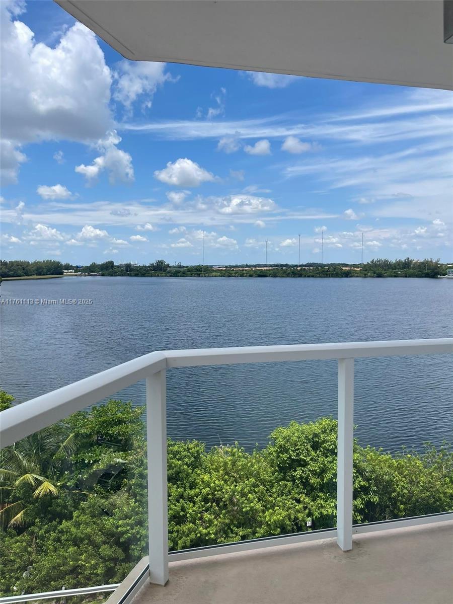 Picture of 1301 NE Miami Gardens Dr # 626W, Miami, FL 33179