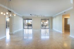 Picture of 8390 SW 72Nd Ave # 609, Miami, FL 33143