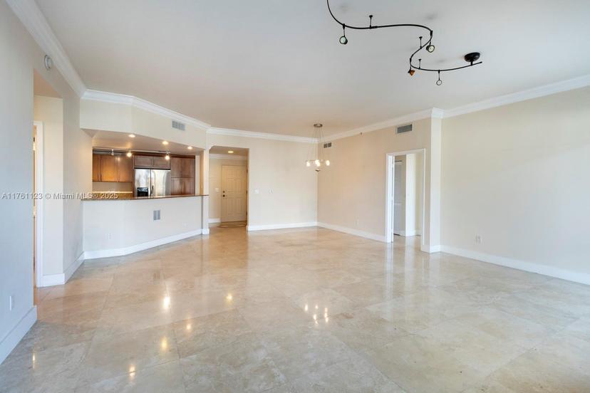 Picture of 8390 SW 72Nd Ave # 609, Miami FL 33143