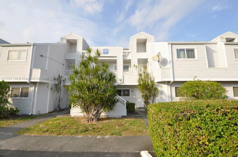 Picture of 3453 NW 44Th St # 201, Oakland Park, FL 33309
