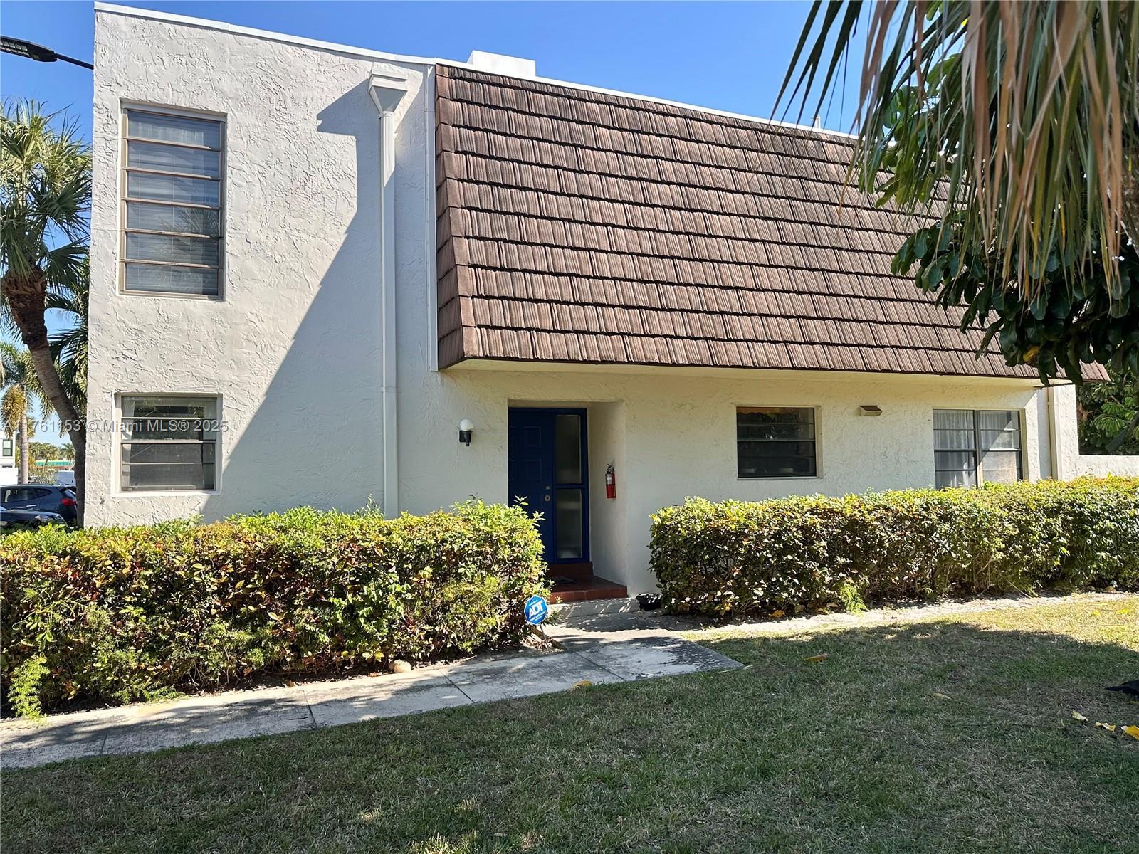 Picture of 1501 NW 90Th Way # 1501, Pembroke Pines, FL 33024