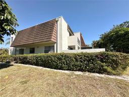 Picture of 1501 NW 90Th Way # 1501, Pembroke Pines, FL 33024