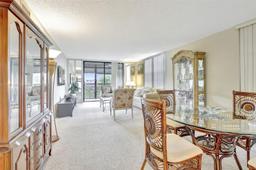 Picture of 1001 Colony Point Cir # 514, Pembroke Pines, FL 33026