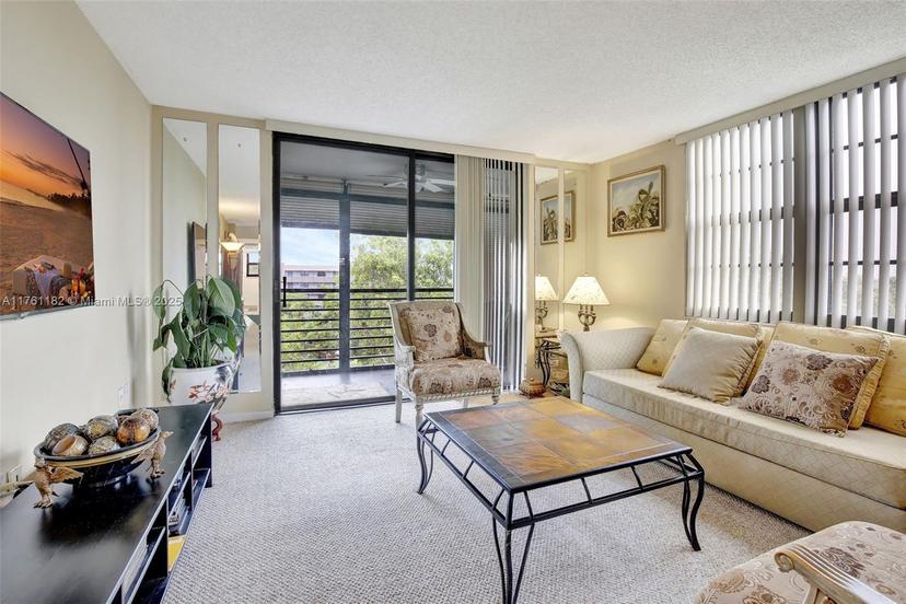 Picture of 1001 Colony Point Cir # 514, Pembroke Pines FL 33026