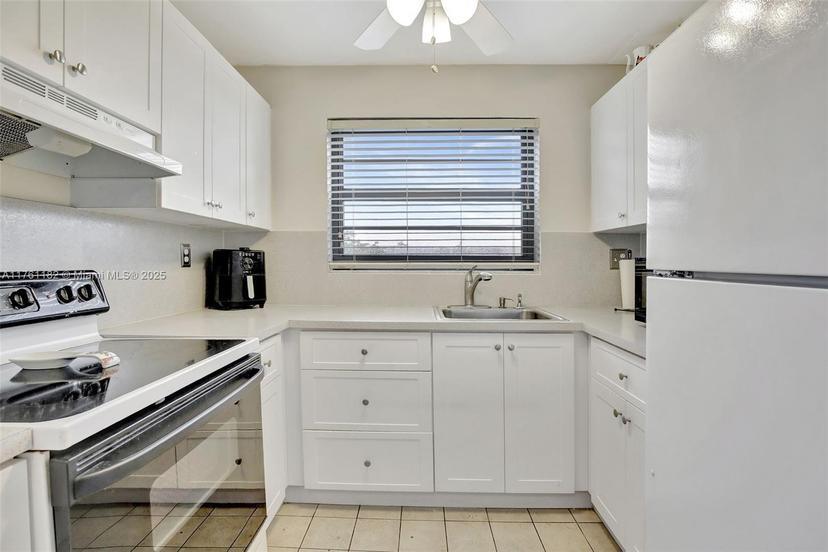 Picture of 1001 Colony Point Cir # 514, Pembroke Pines FL 33026