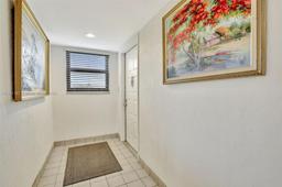 Picture of 1001 Colony Point Cir # 514, Pembroke Pines, FL 33026