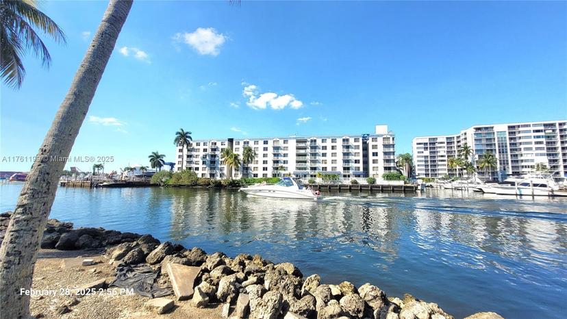 Picture of 1871 NW S River Dr # 1807, Miami FL 33125