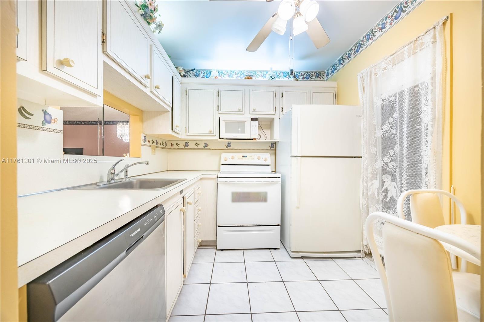 Picture of 4701 NW 34Th St # 401, Lauderdale Lakes, FL 33319