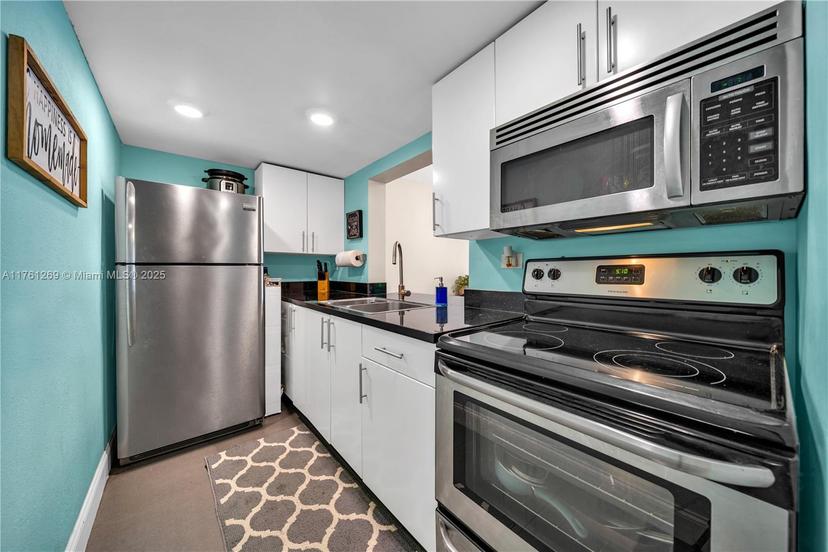 Picture of 1720 NW N River Dr # 613, Miami FL 33125