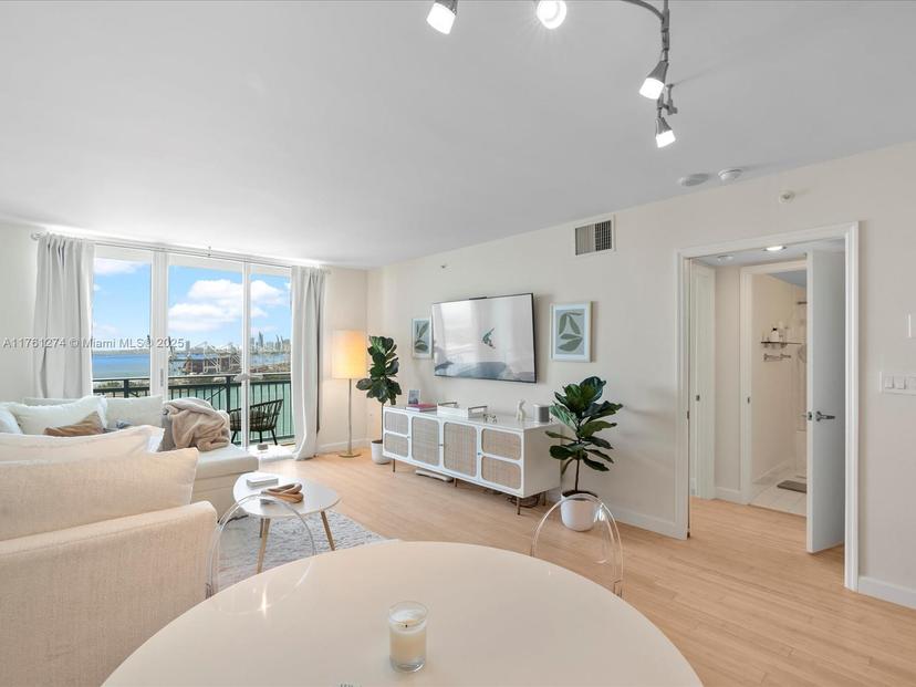 Picture of 90 Alton Rd # 2406, Miami Beach FL 33139