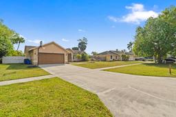 Picture of 155 Kings Way, Royal Palm Beach, FL 33411