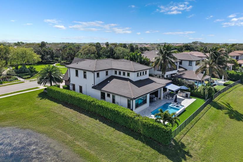 Picture of 11001 W Watercrest Cir W, Parkland FL 33076
