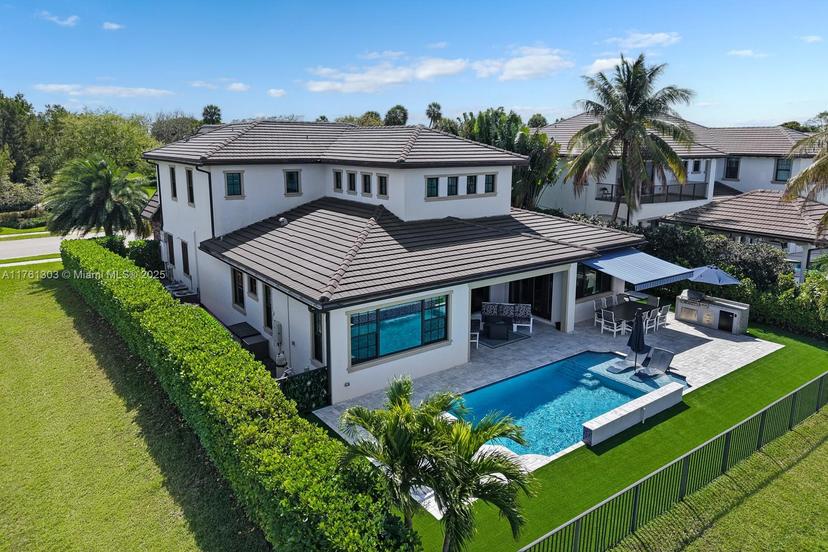 Picture of 11001 W Watercrest Cir W, Parkland FL 33076