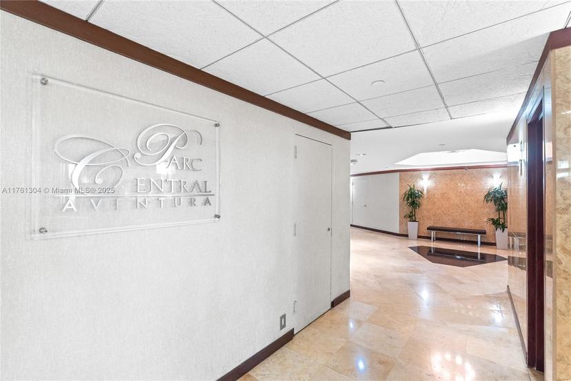 Picture of 3300 NE 191St St # 807, Aventura FL 33180