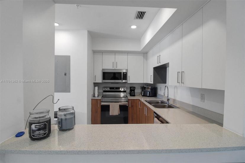 Picture of 10950 NW 82Nd St # 319, Doral FL 33178