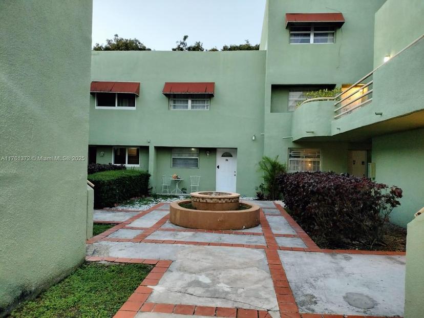 Picture of 11183 NW 7Th St # 106, Miami FL 33172