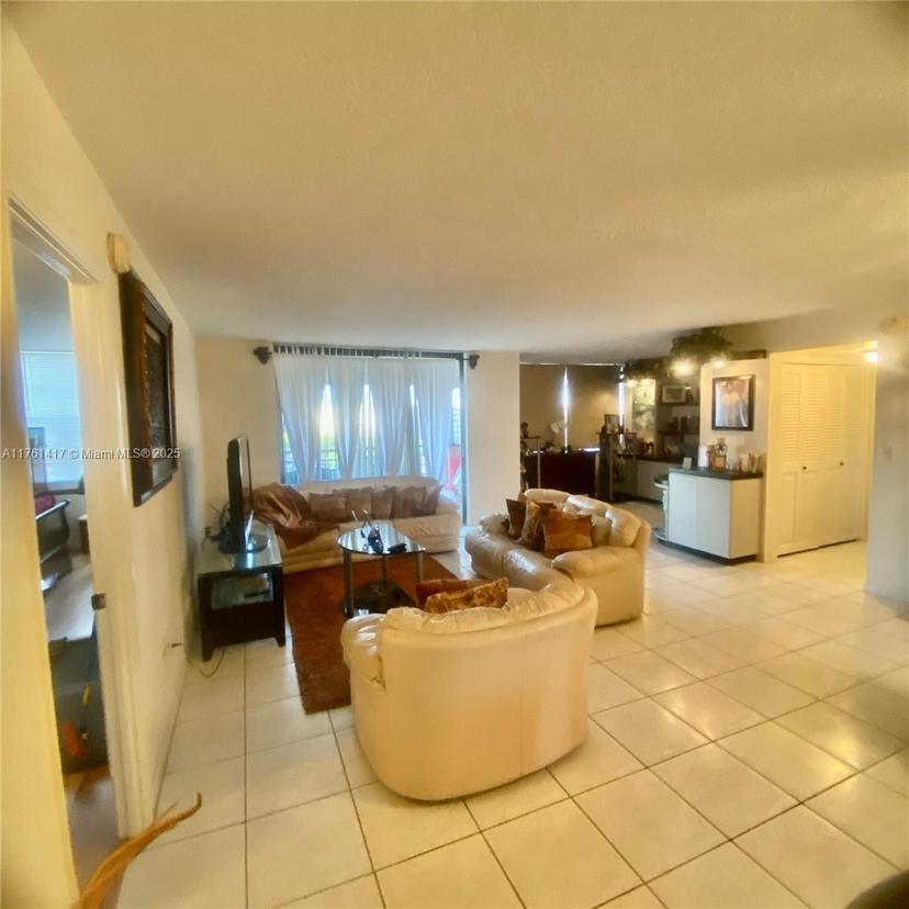 Picture of 1100 Saint Charles Pl # 717, Pembroke Pines FL 33026