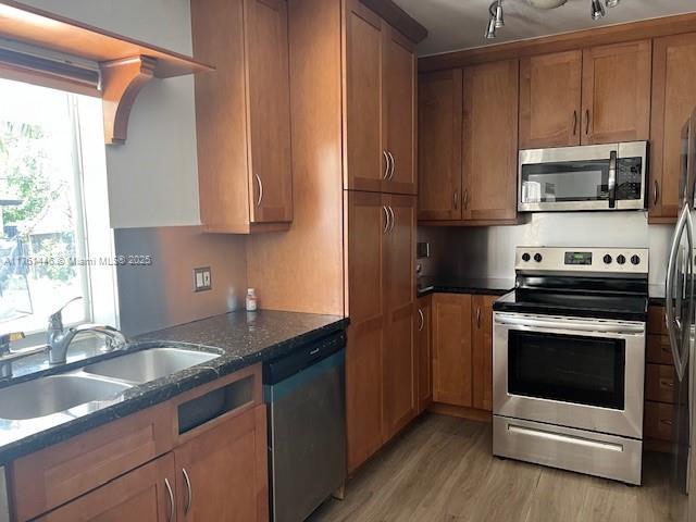Picture of 617 La Villa Dr, Miami Springs FL 33166