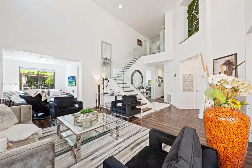 Picture of 866 Hawthorn Ter, Weston FL 33327
